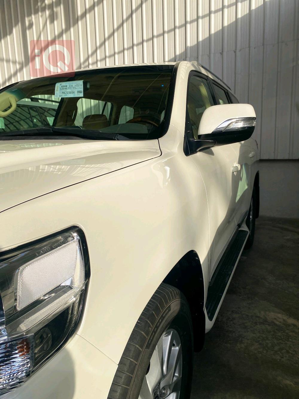 تۆیۆتا لاند کروزەر